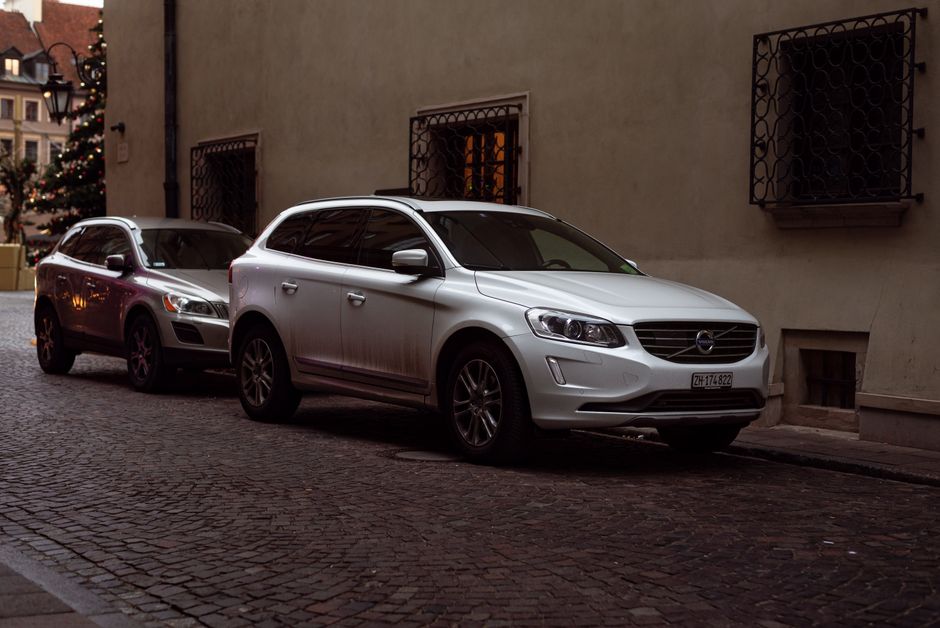 볼보 XC60 마일드 하이브리드 차량 예시